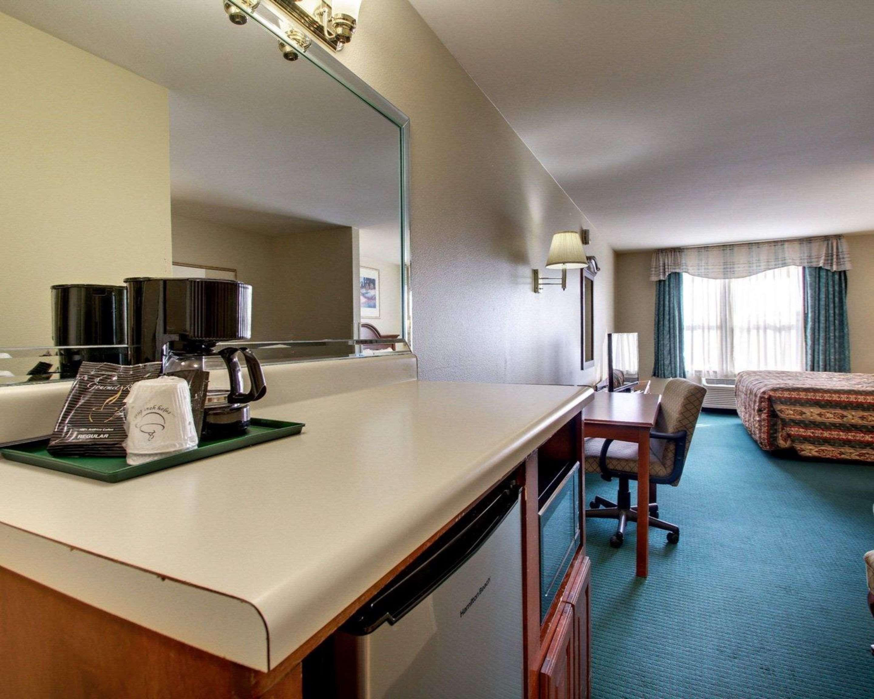 Econo Lodge Inn & Suites Flowood Dış mekan fotoğraf
