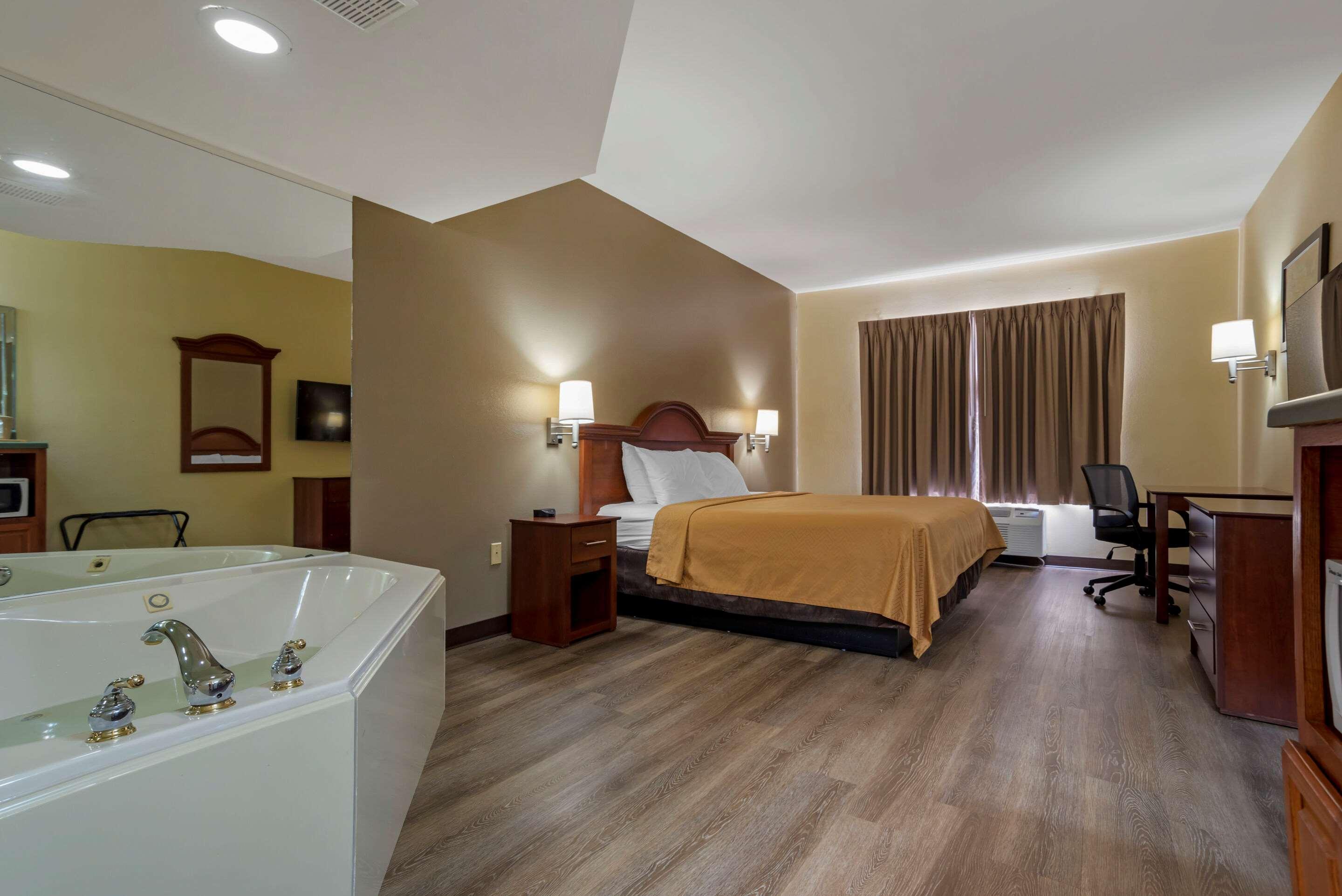 Econo Lodge Inn & Suites Flowood Dış mekan fotoğraf
