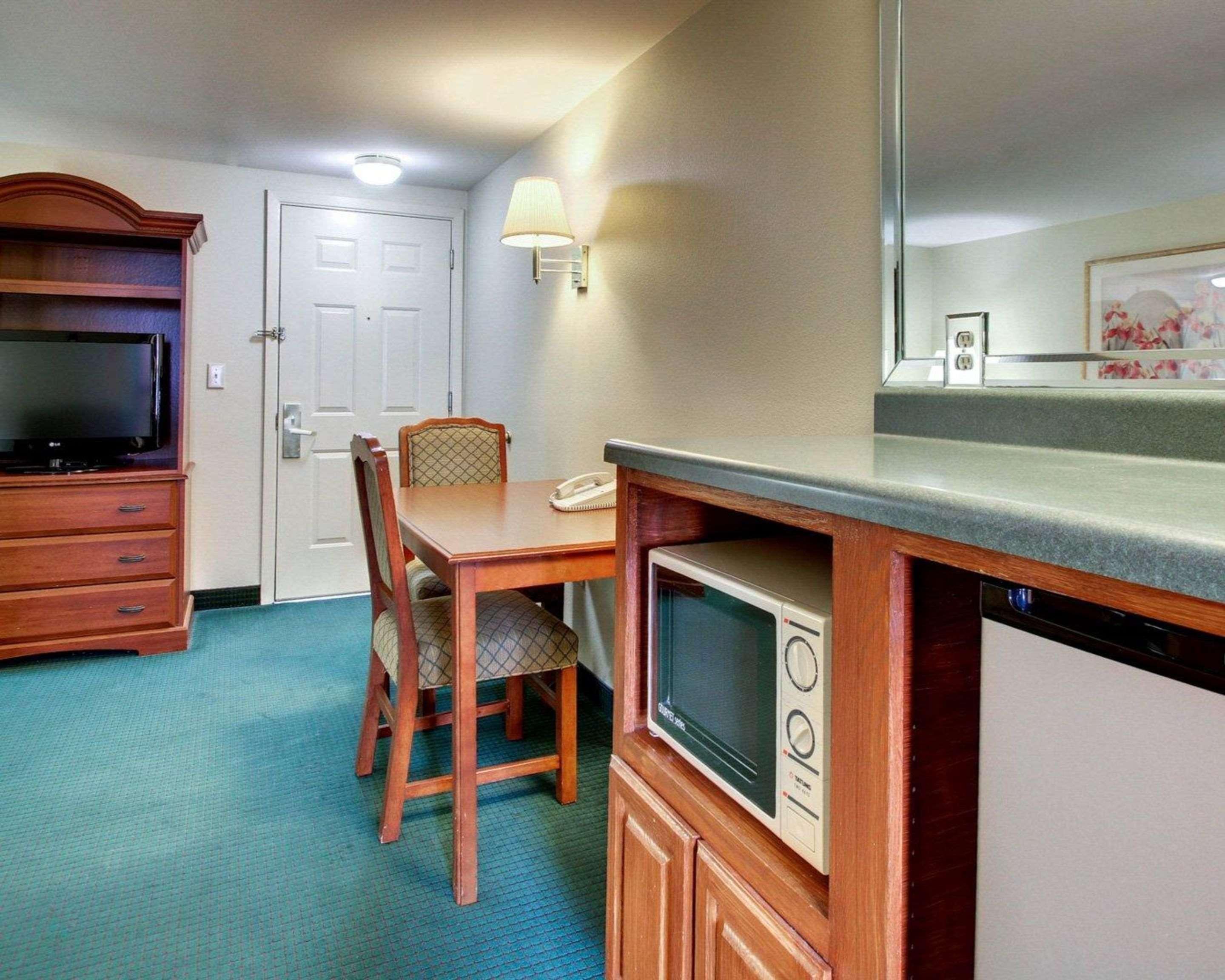 Econo Lodge Inn & Suites Flowood Dış mekan fotoğraf